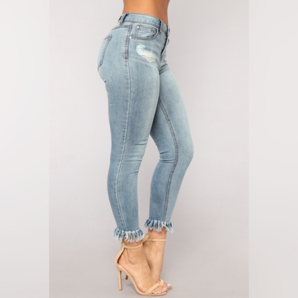High Rise Distressed Jeans - Picture 2 of 4